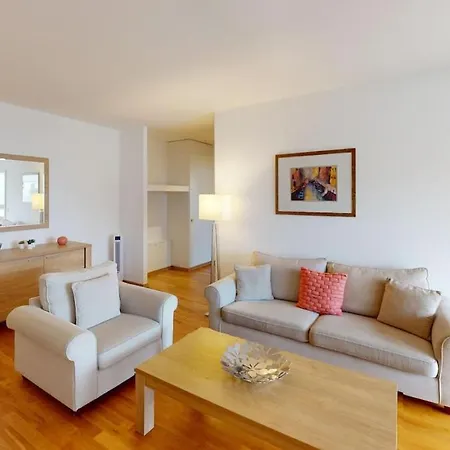 2-bedroom, 2-bathroom Apartment, Parking & View - - Cd20-3f * Pully