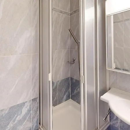 2-bedroom, 2-bathroom Apartment, Parking & View - - Cd20-3f Διαμέρισμα Pully