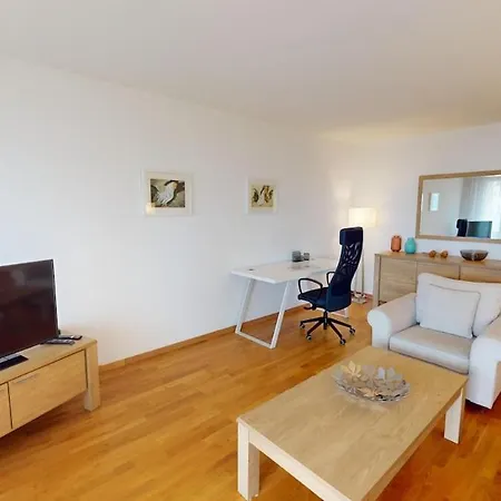 2-bedroom, 2-bathroom Apartment, Parking & View - - Cd20-3f Lägenhet Pully