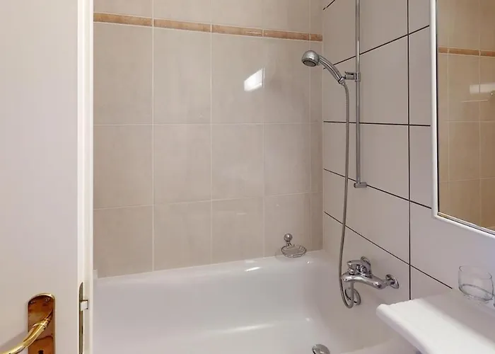 2-bedroom, 2-bathroom Apartment, Parking & View - - Cd20-3f Διαμέρισμα *