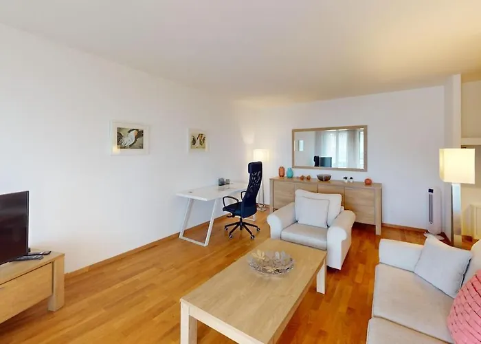 Apartament 2-bedroom, 2-bathroom Apartment, Parking & View - - Cd20-3f